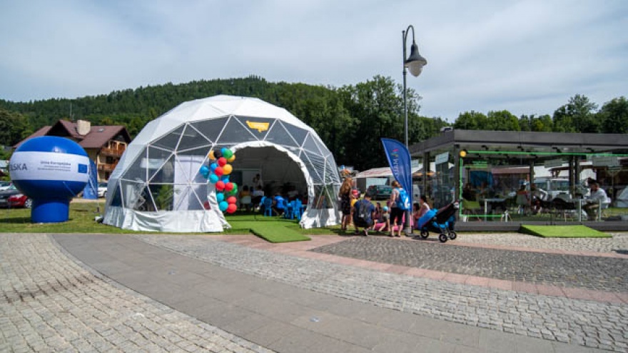 Mobilny Punkt Informacyjny w Szczawnicy – kolejki pod Kolejką